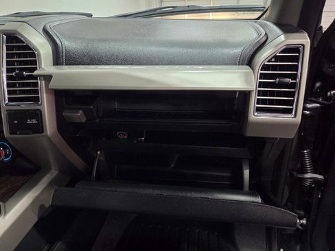 Used 2017 Ford F250 Lariat w/ Lariat Ultimate Package image 41