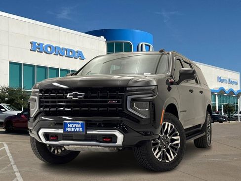 Used 2025 Chevrolet Suburban Z71 w/ Comfort Package image 1