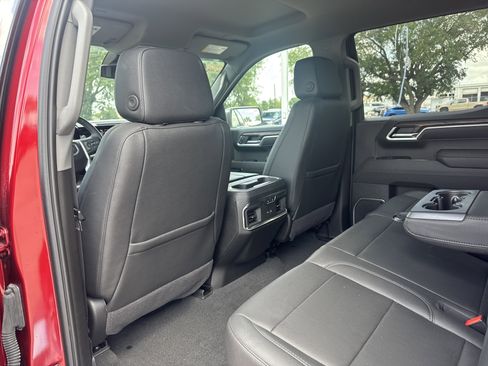 Used 2026 GMC Sierra 1500 SLT AWD/4WD image 9