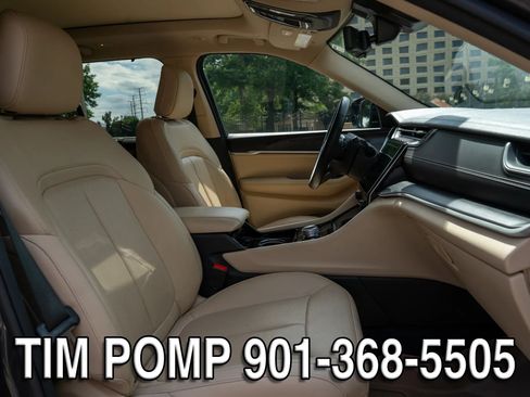Used 2022 Jeep Grand Cherokee Limited w/ Luxury Tech Group II AWD/4WD image 24