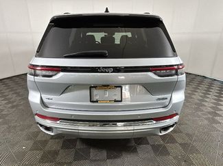 Used 2023 Jeep Grand Cherokee Overland AWD/4WD video 4