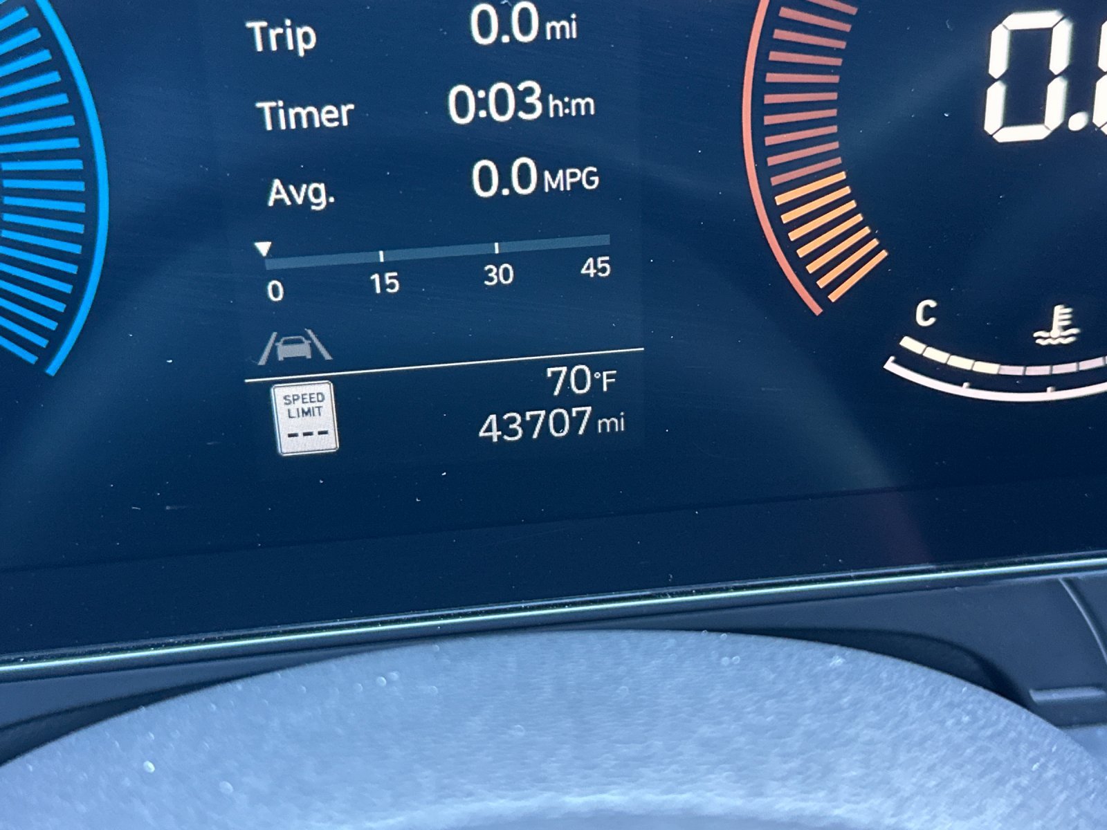 Used 2025 Hyundai Kona SEL FWD image 32