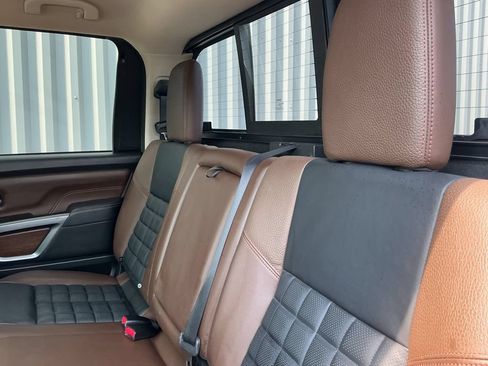 Used 2018 Nissan Titan Platinum Reserve w/ Platinum Utility Package AWD/4WD image 18