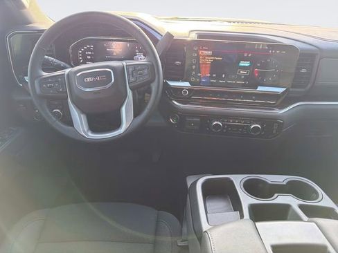 Used 2025 GMC Sierra 1500 Elevation image 17