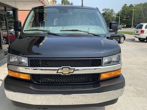 Used 2021 Chevrolet Express 3500 LT w/ LT Preferred Equipment Group RWD image 5