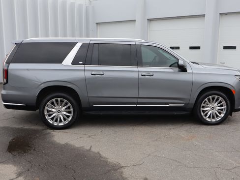 Used 2021 Cadillac Escalade ESV Premium Luxury image 11