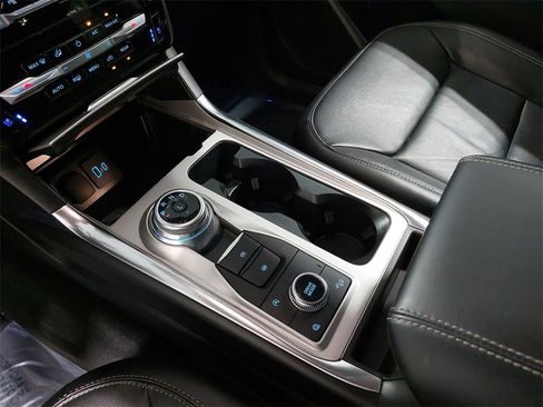 Used 2022 Ford Explorer Limited image 48