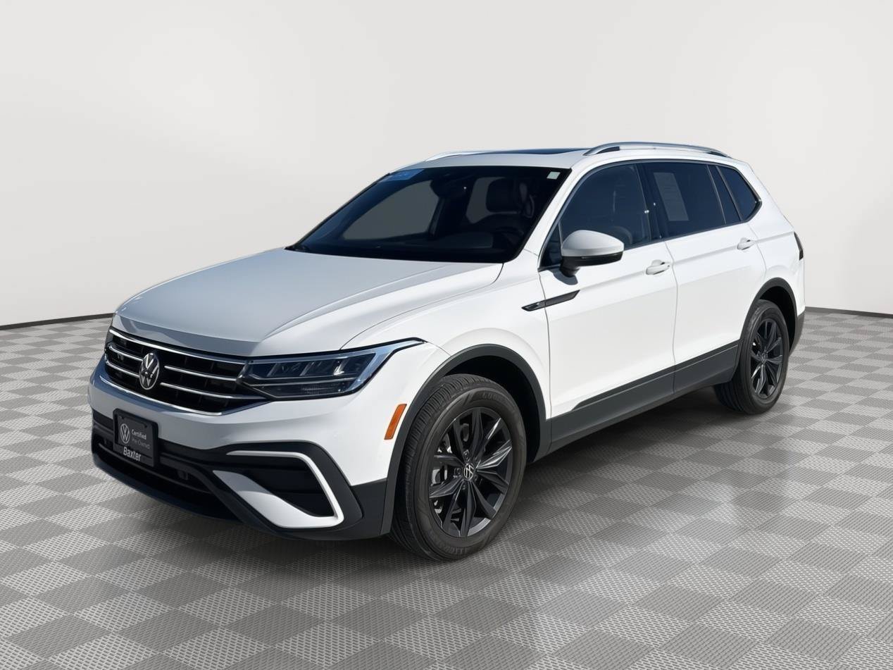 Certified 2024 Volkswagen Tiguan SE w/ Panoramic Sunroof Package AWD/4WD image 4