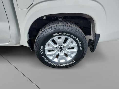 Used 2022 Nissan Frontier SV AWD/4WD image 14