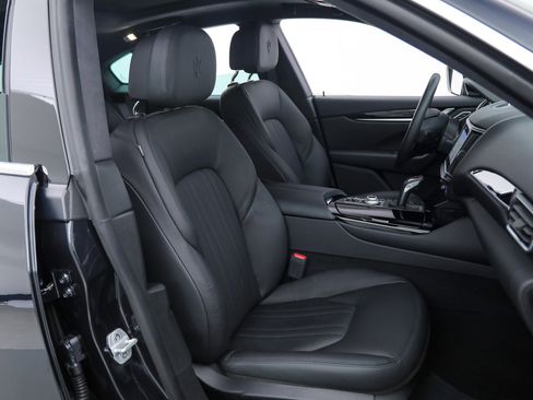 Certified 2023 Maserati Levante GT AWD/4WD image 13
