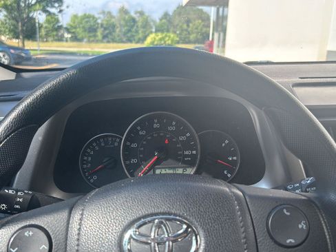 Used 2016 Toyota RAV4 LE AWD/4WD image 6