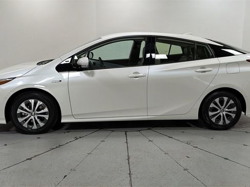 Used 2020 Toyota Prius Prime Limited image 8