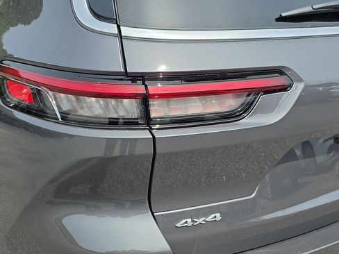 Used 2025 Jeep Grand Cherokee L Limited image 29