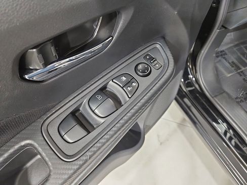 Used 2022 Nissan Versa SV w/ Trunk Package FWD image 12