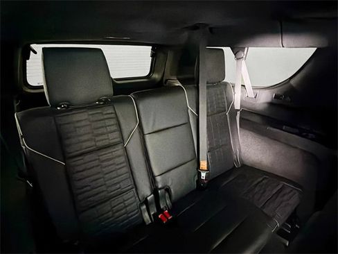 Used 2024 Cadillac Escalade ESV V image 32