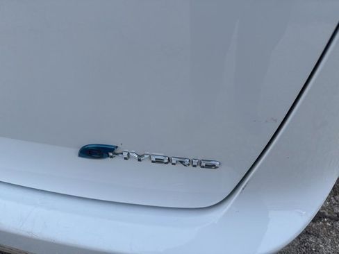 Used 2024 Chrysler Pacifica Select image 8