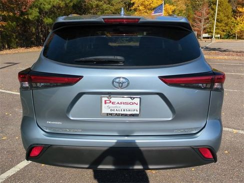 Used 2021 Toyota Highlander XLE image 5