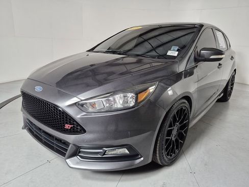 Used 2018 Ford Focus ST FWD image 1