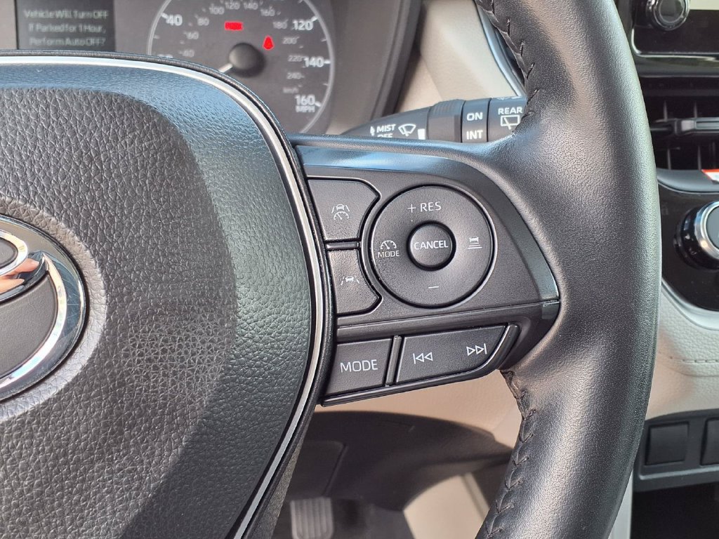 Used 2024 Toyota Corolla Cross LE FWD image 29