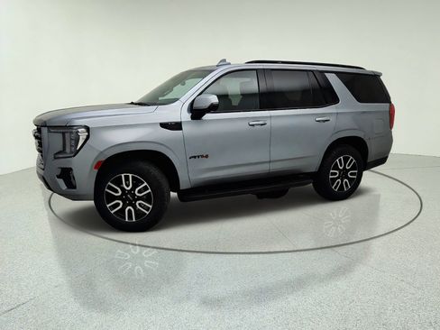 Used 2024 GMC Yukon AT4 w/ Technology Package AWD/4WD image 15