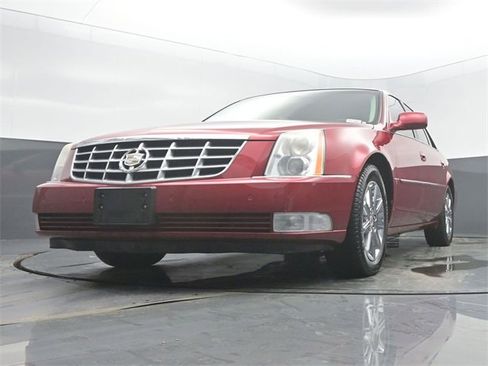 Used 2009 Cadillac DTS image 45