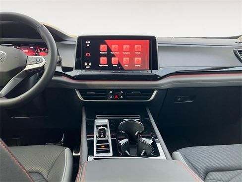 New 2025 Volkswagen Atlas Peak Edition SE image 11