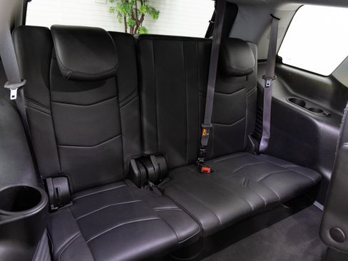 Used 2017 Cadillac Escalade Premium Luxury image 17