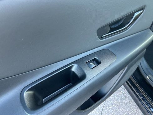 Used 2025 Hyundai Elantra SEL w/ Cargo Package FWD image 22