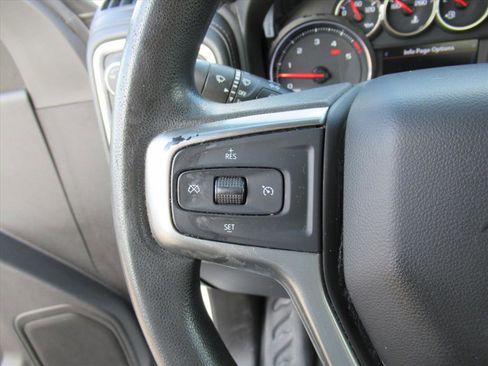 Used 2021 Chevrolet Silverado 3500 LT image 17