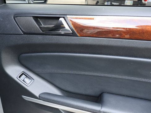 Used 2010 Mercedes-Benz ML 350 2WD image 23