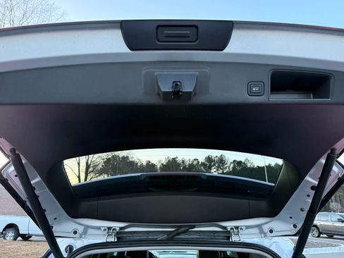 Used 2022 GMC Terrain SLT w/ Tech Package image 31