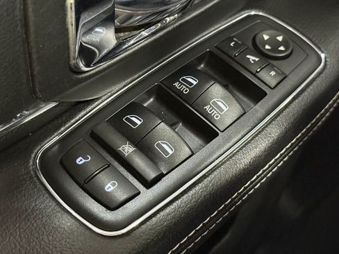 Used 2018 RAM 1500 Laramie w/ Convenience Group AWD/4WD image 26