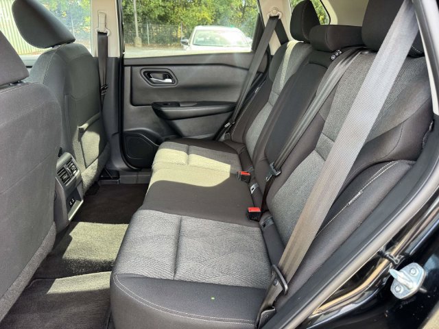 Used 2024 Nissan Rogue SV AWD/4WD image 15