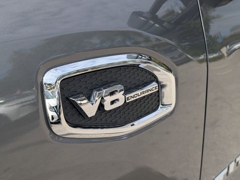 Certified 2024 Nissan Titan SV w/ SV Convenience Package image 9