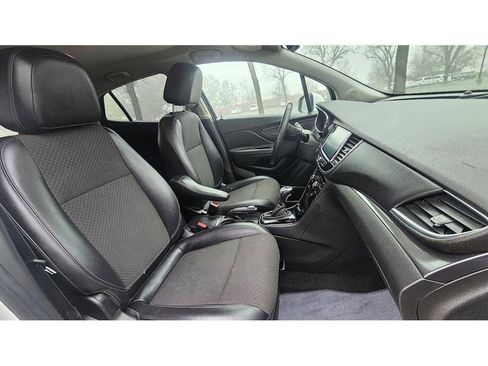 Used 2018 Buick Encore Preferred image 15