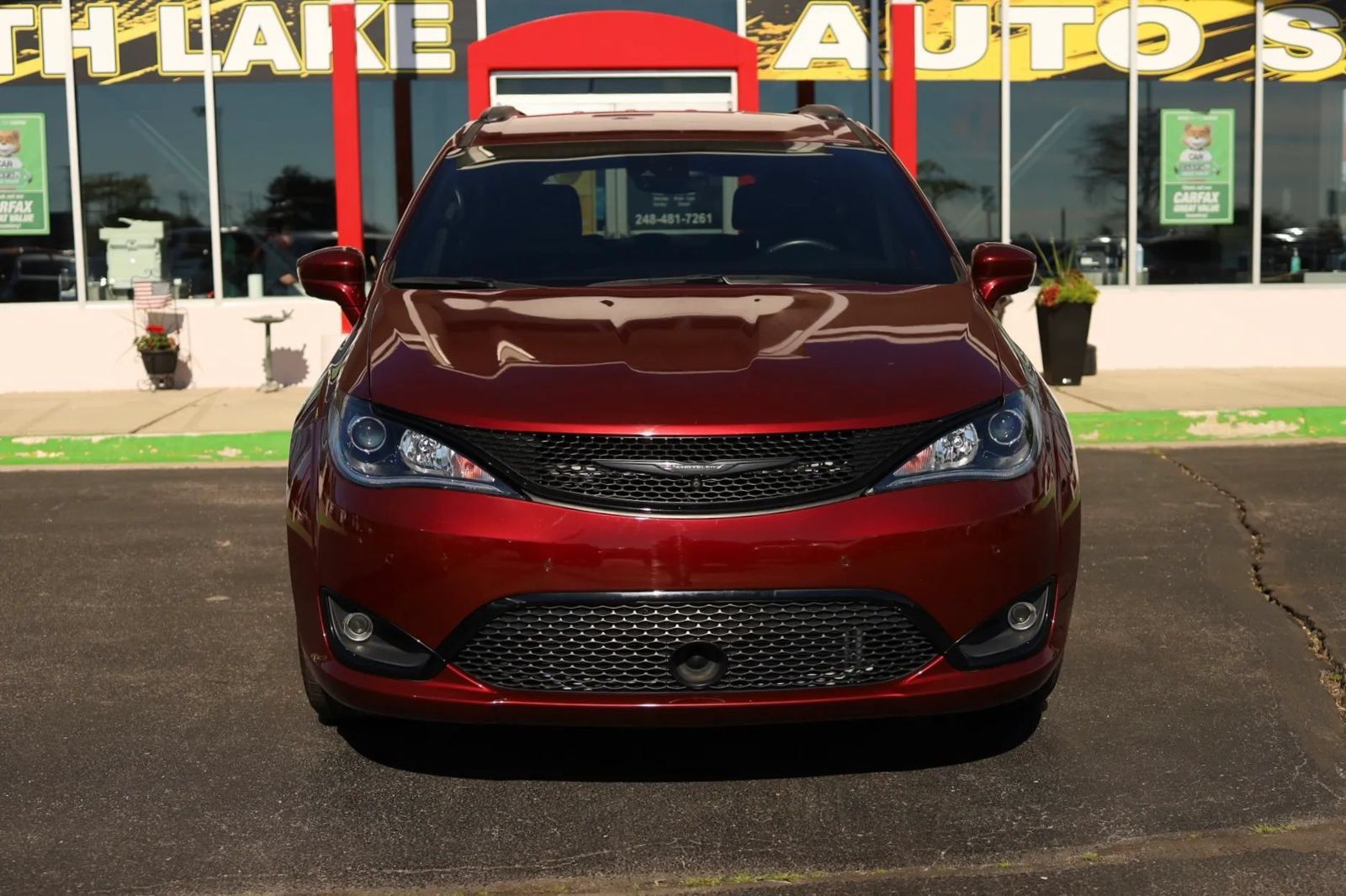Used 2019 Chrysler Pacifica Touring-L w/ Advanced Safetytec Group FWD image 2