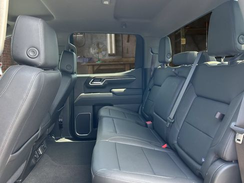 Certified 2025 GMC Sierra 1500 SLT AWD/4WD image 15