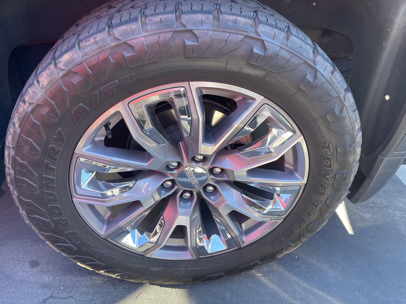 Used 2024 GMC Sierra 1500 Denali AWD/4WD image 3