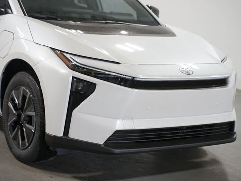 New 2026 Toyota bZ FWD image 4