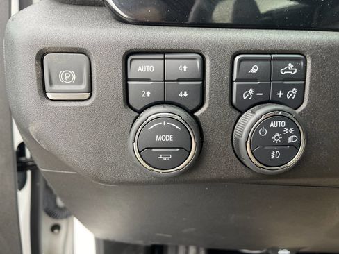 Used 2024 Chevrolet Silverado 1500 High Country w/ Max Trailering Package AWD/4WD image 32