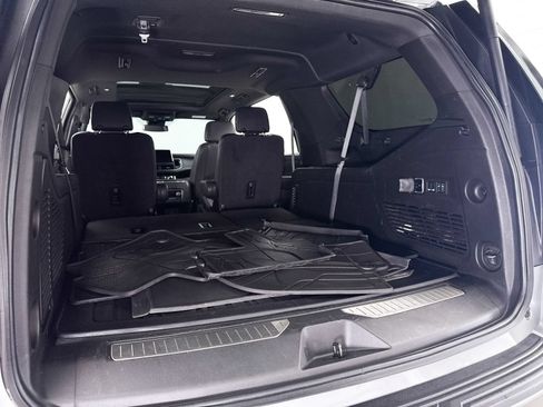 Used 2024 Chevrolet Suburban Z71 w/ Luxury Package AWD/4WD image 37