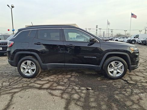 Certified 2022 Jeep Compass Latitude image 25