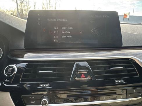 Used 2017 BMW 540i xDrive image 12