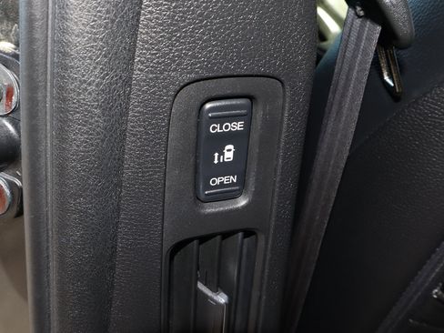 Used 2024 Honda Odyssey EX-L image 19