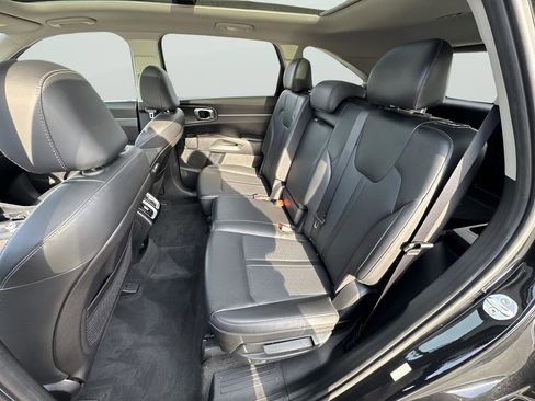 Used 2021 Kia Sorento S w/ Panoramic Sunroof Package image 25