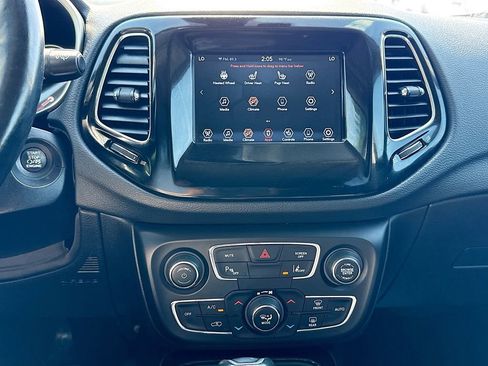 Used 2021 Jeep Compass Latitude w/ Sun and Sound Group FWD image 15