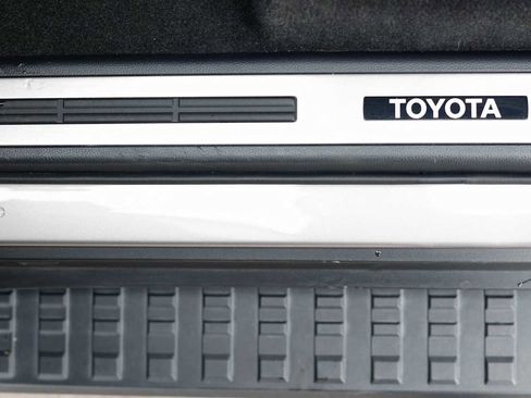 Used 2025 Toyota Land Cruiser image 42