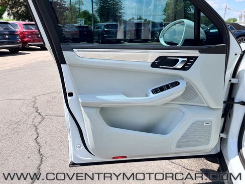 Used 2017 Porsche Macan S AWD/4WD image 36