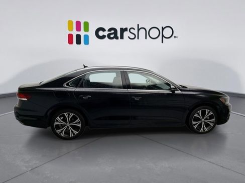 Used 2021 Volkswagen Passat 2.0T SE image 4