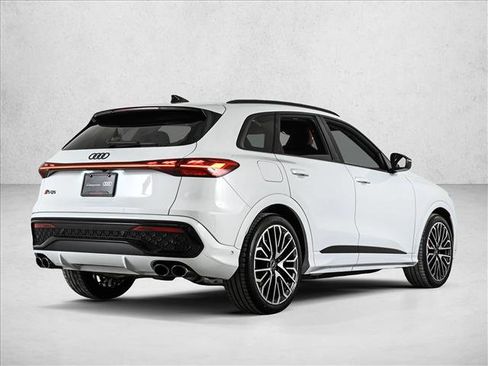 Certified 2025 Audi SQ5 Prestige w/ Prestige Package image 4